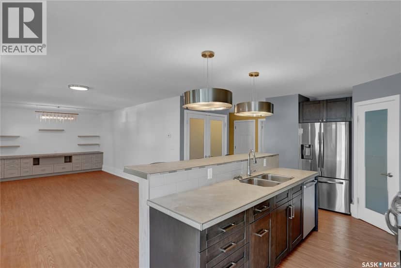 877 Elgin AVENUE — photo 4 of 40