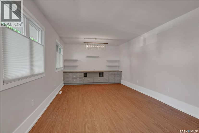 877 Elgin AVENUE — photo 7 of 40