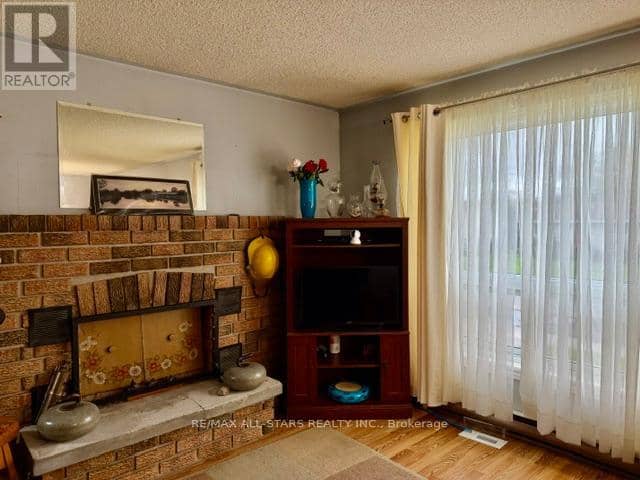 16 Dunn Street — photo 8 of 30