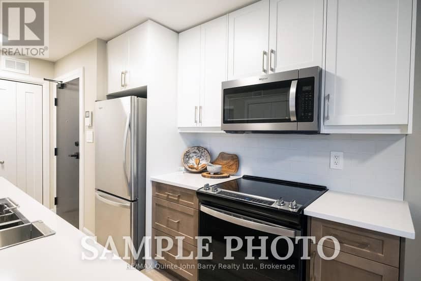 110-10 Hillside Meadow Drive, Quinte West, photo 2