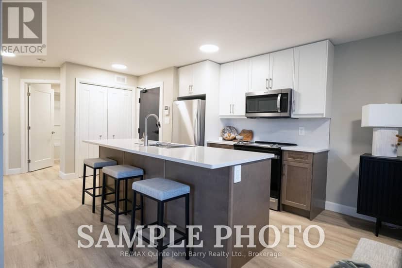 208-10 Hillside Meadow Drive, Quinte West, photo 3