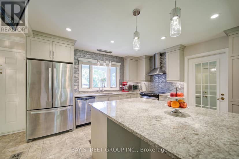 88 Marsdale Drive — photo 11 of 40
