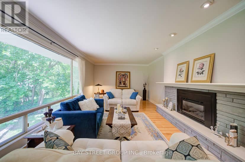 88 Marsdale Drive — photo 6 of 40