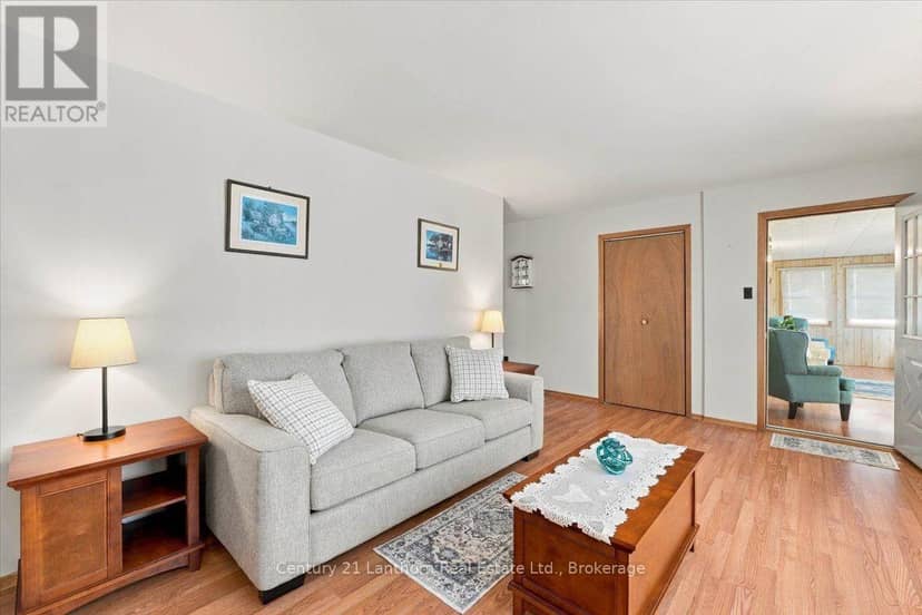 18 Dingman Street — photo 11 of 36