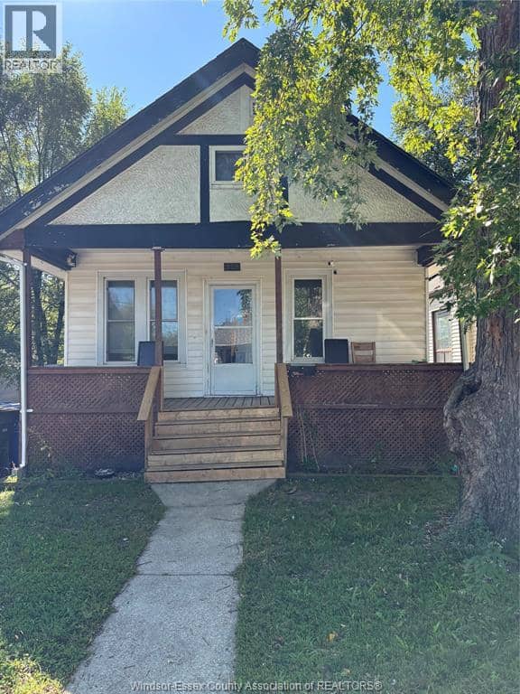 559 Grove Avenue — photo 2 of 3