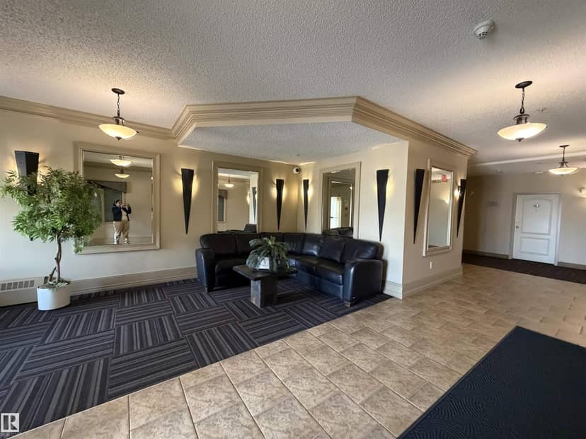 #128 16807 100 AV NW NW, Edmonton, photo 4