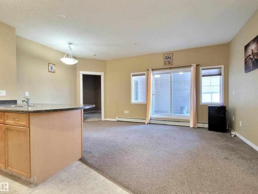 #128 16807 100 AV NW NW, Edmonton, photo 6