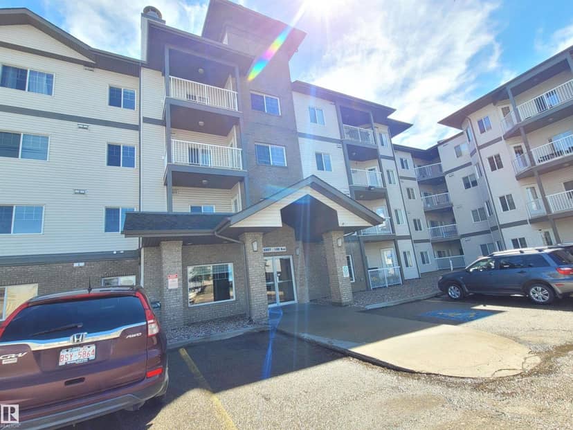 #128 16807 100 AV NW NW, Edmonton, photo 3