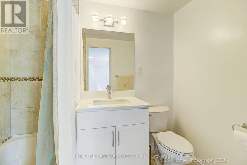 33 Kitsilano Crescent — photo 20 of 32