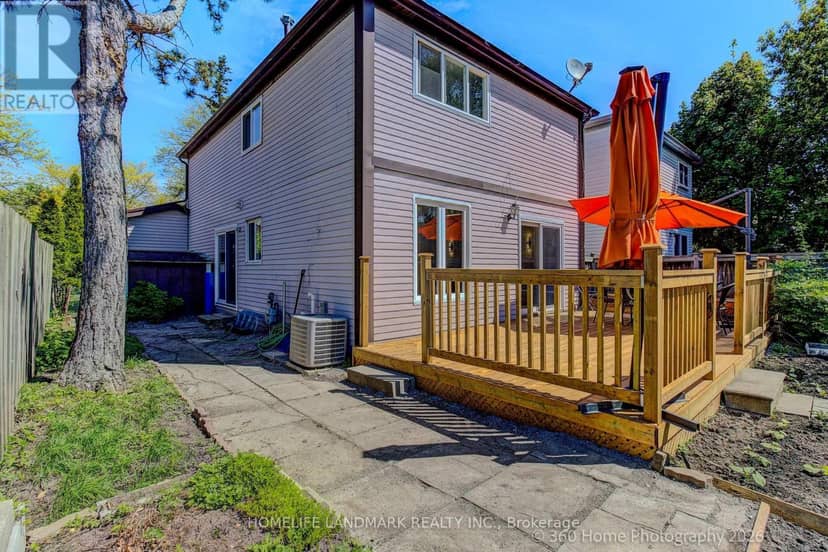 33 Kitsilano Crescent — photo 26 of 32