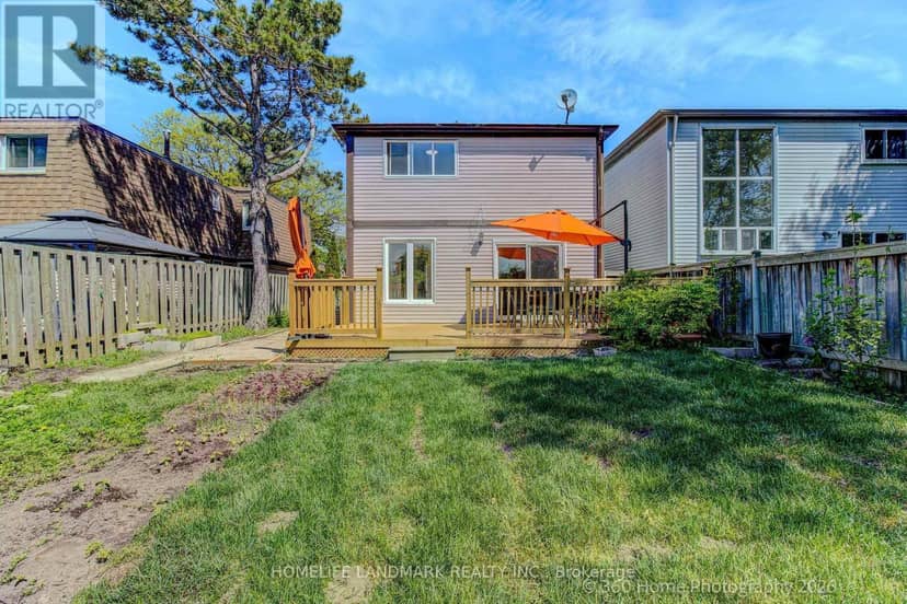 33 Kitsilano Crescent — photo 27 of 32