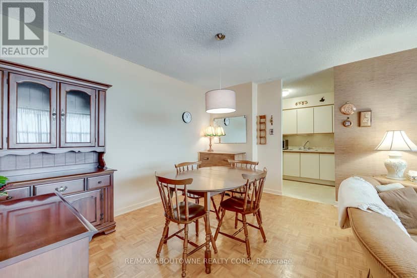 906 - 212 Kerr Street — photo 24 of 40
