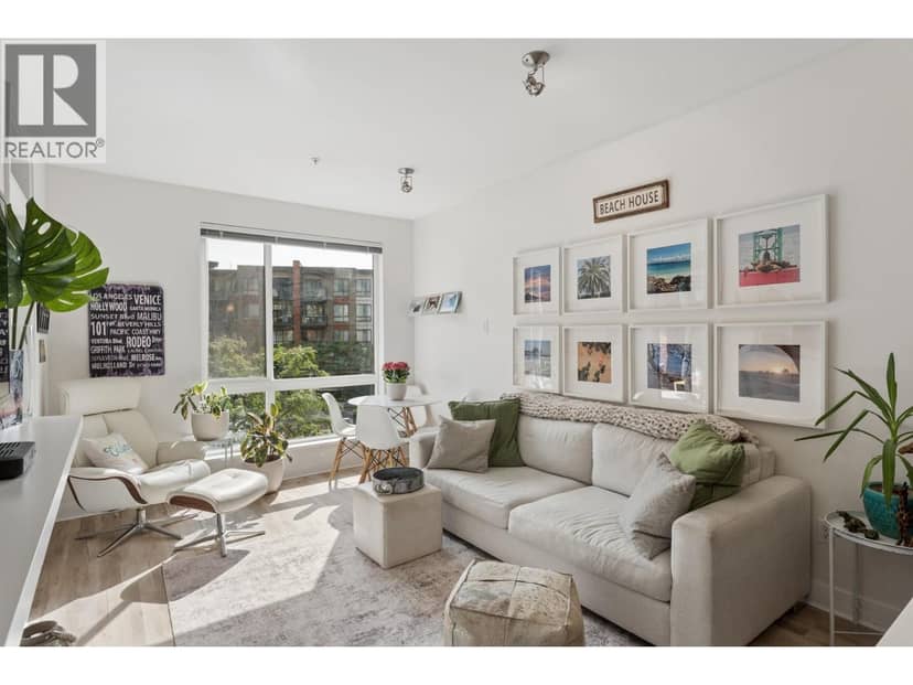 312 733 W 3RD STREET, North Vancouver, photo 3
