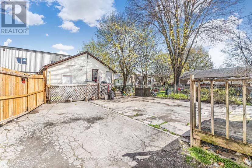 16 Albert Street, Welland, photo 2