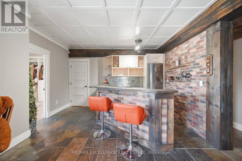 5593 Trafalgar Road — photo 31 of 40