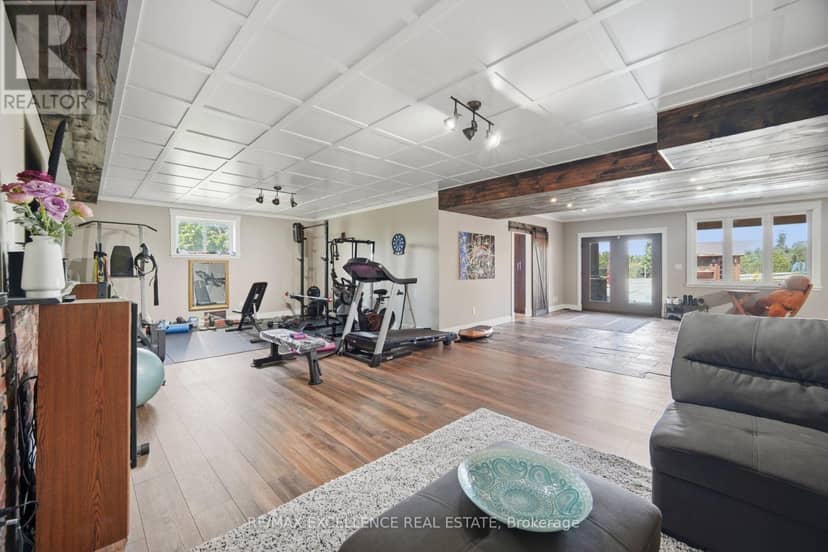 5593 Trafalgar Road — photo 34 of 40