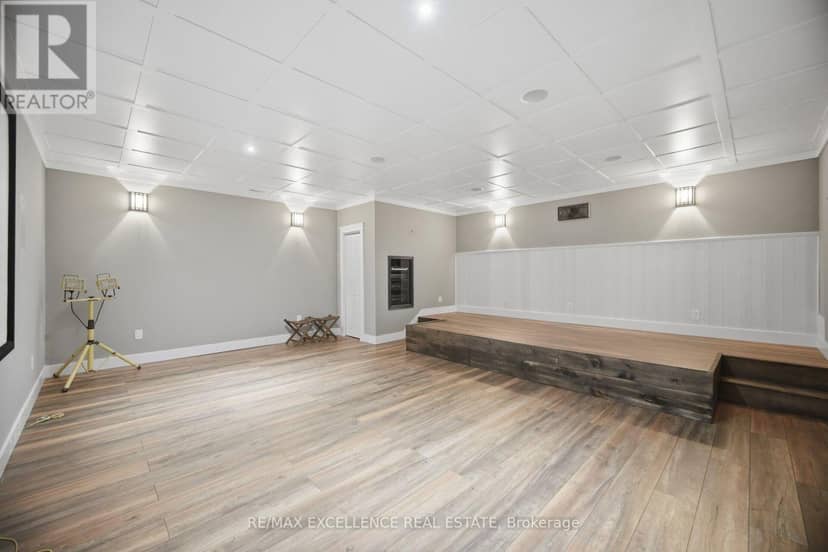 5593 Trafalgar Road — photo 35 of 40