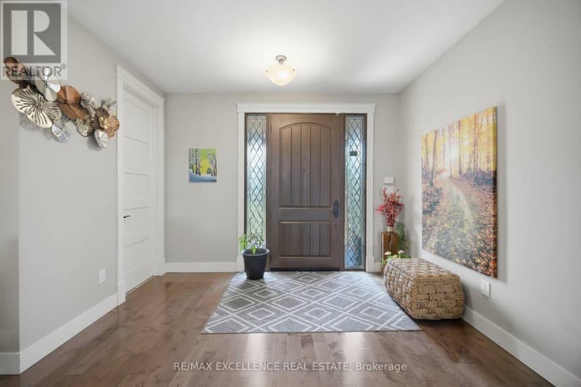 5593 Trafalgar Road — photo 9 of 40