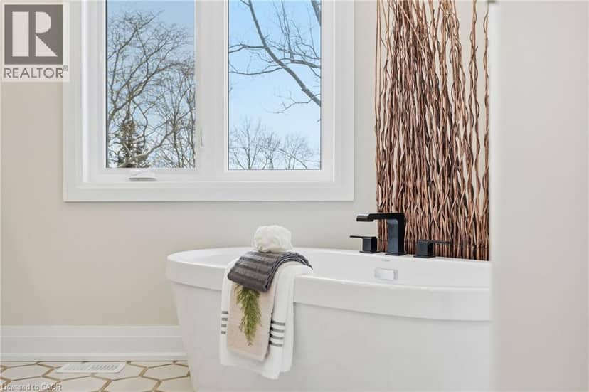7 BARTLETT Avenue — photo 33 of 40