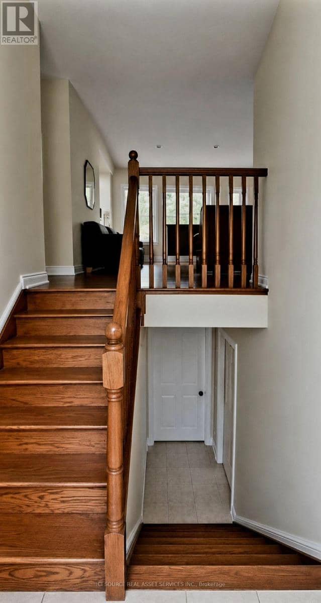 1361 Rimkey Crescent — photo 2 of 22