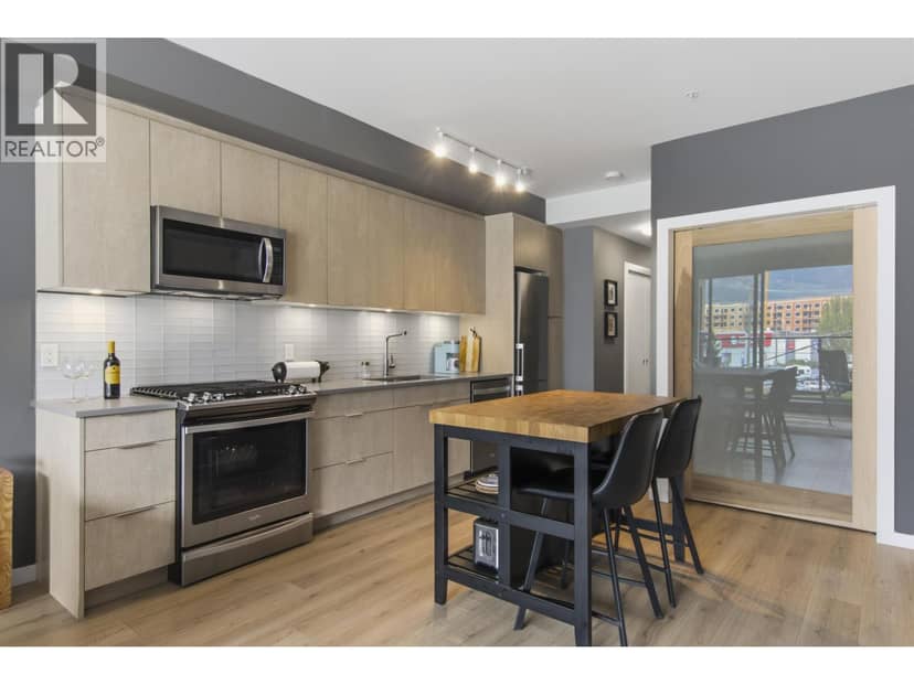 303 38165 CLEVELAND AVENUE, Squamish, photo 3