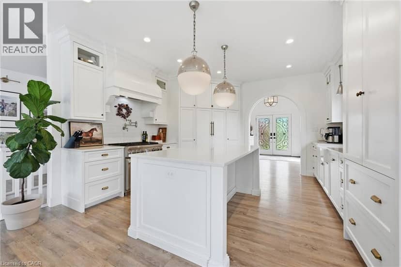 1422 COLBORNE Street E — photo 10 of 40