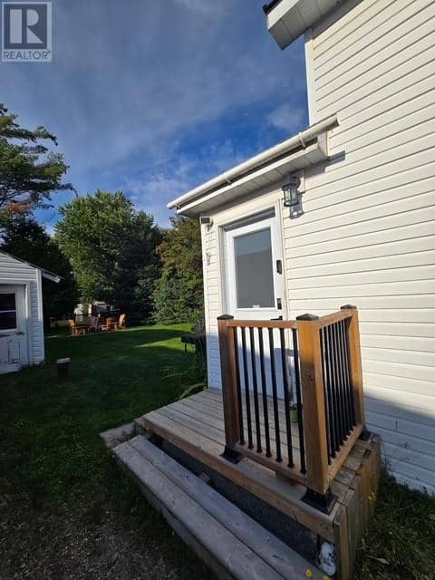 27 Notre Dame St. E., French River, photo 2