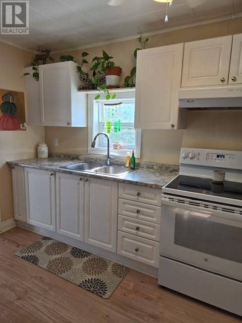 27 Notre Dame St. E., French River, photo 4