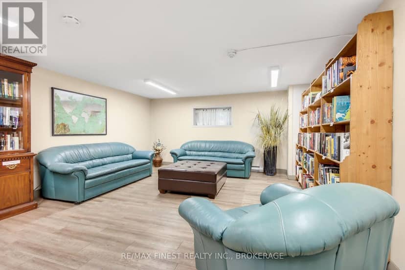 206 - 2 Mowat Avenue — photo 12 of 37