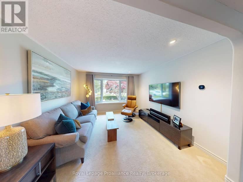 100 Bay Breeze Street — photo 8 of 40