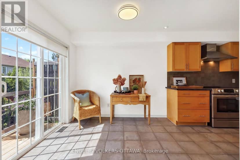 103 Goldwood Private — photo 13 of 37