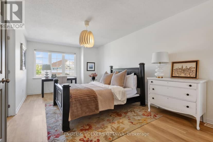 103 Goldwood Private — photo 23 of 37