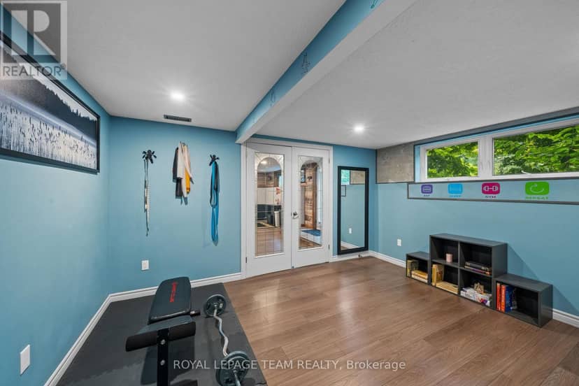 6388 Third Line Road — photo 40 of 40