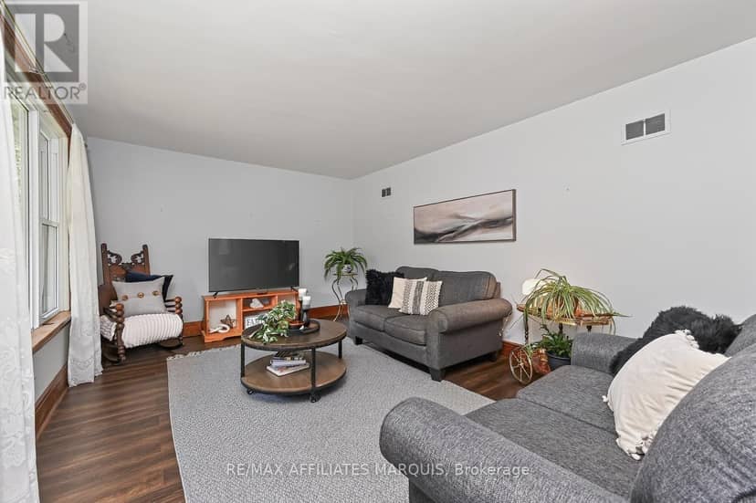 37 Ogden Avenue — photo 10 of 40