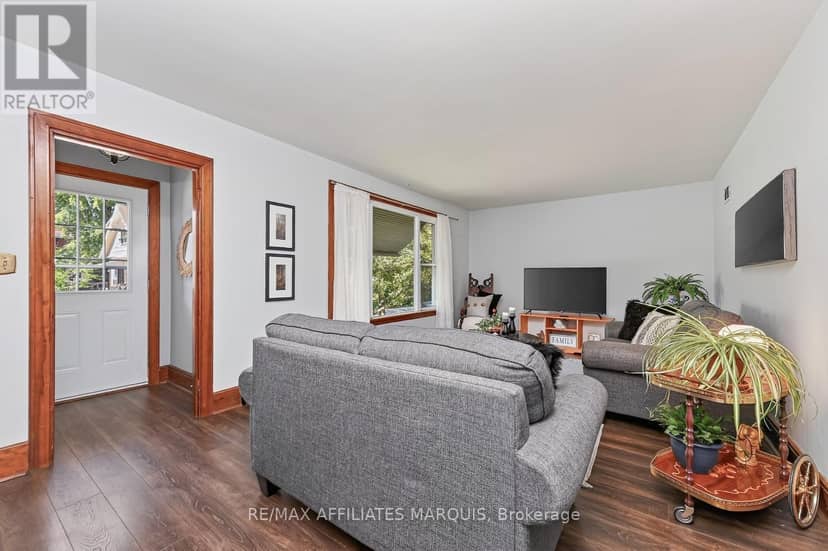37 Ogden Avenue — photo 12 of 40