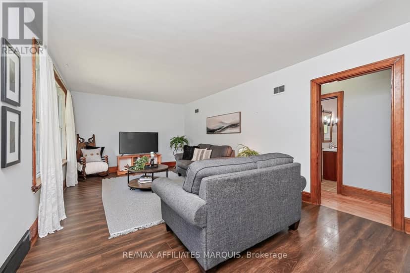 37 Ogden Avenue — photo 9 of 40