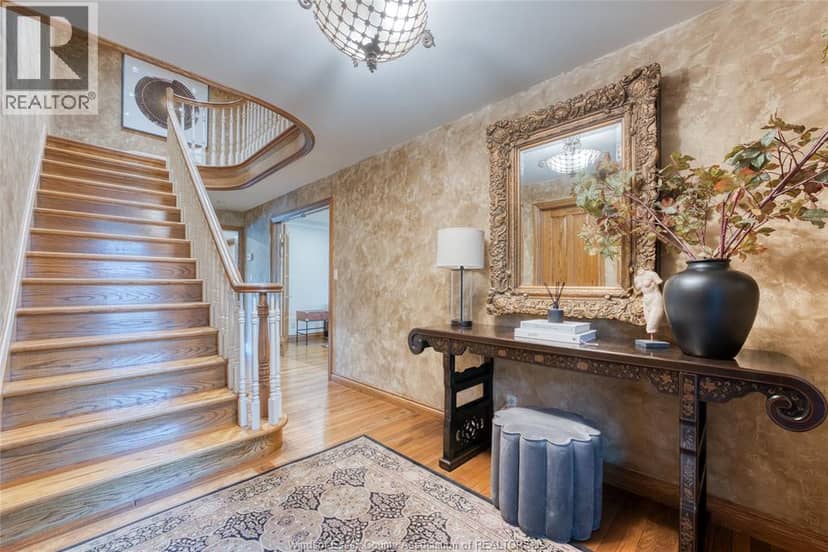512 Bedford COURT — photo 3 of 40