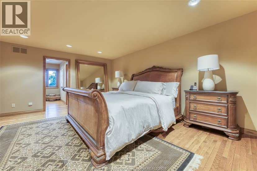 512 Bedford COURT — photo 32 of 40