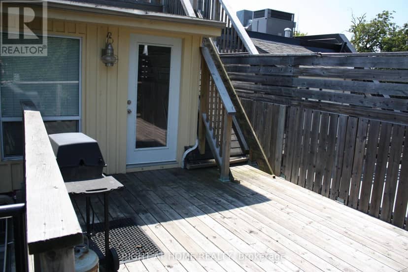 194A Carlton Street — photo 14 of 21