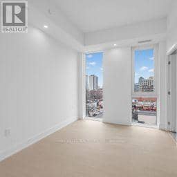 807 - 8 Manor Road W — photo 12 of 23