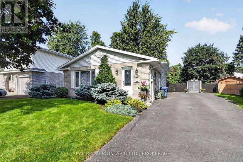 858 Chelsea Crescent — photo 1 of 27