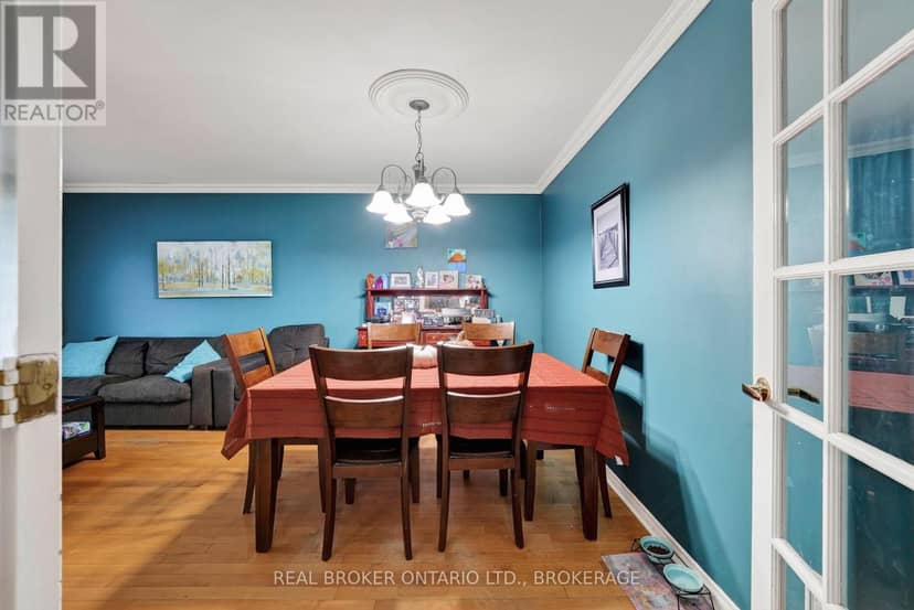 858 Chelsea Crescent — photo 5 of 27