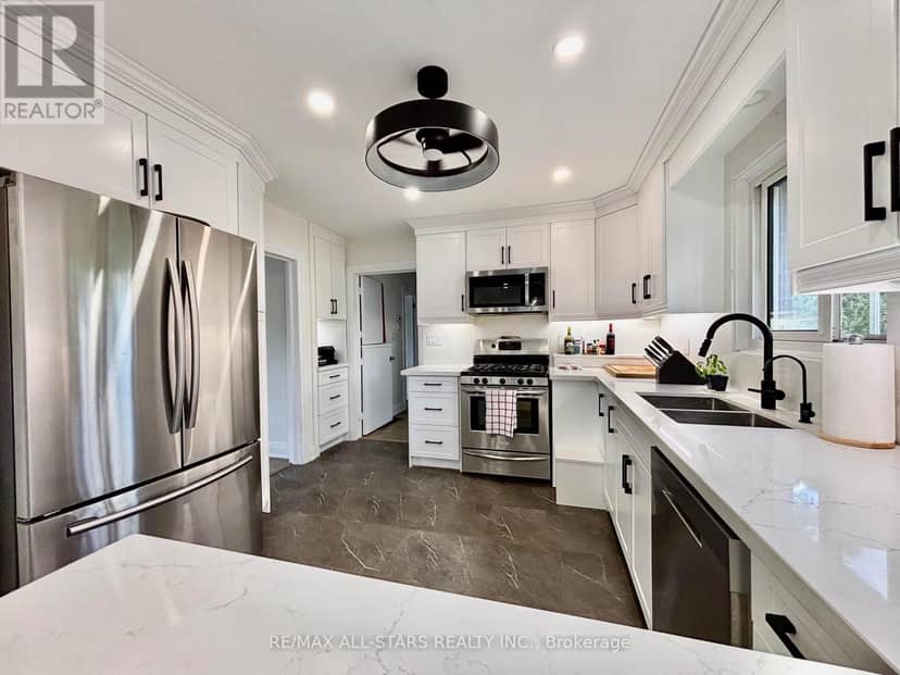 4331 Malcolm Road — photo 10 of 40