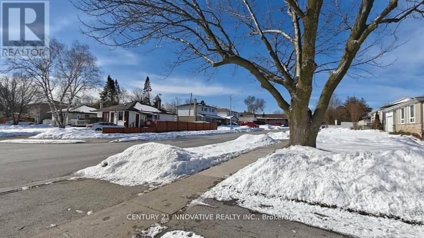 748 Krosno Boulevard, Pickering, photo 2