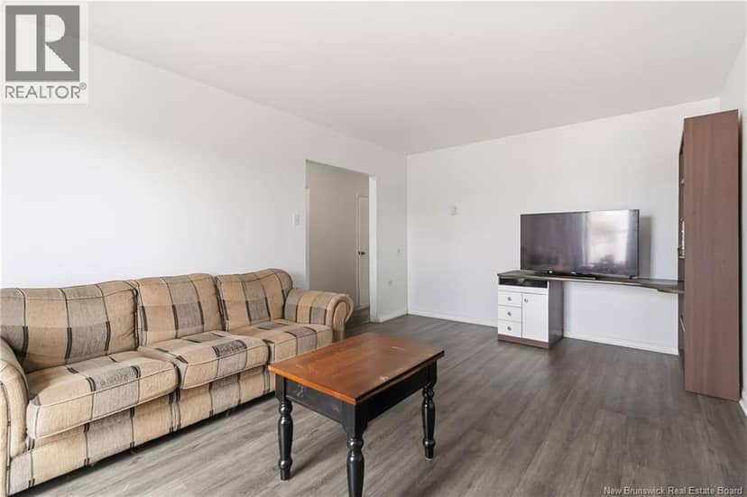 25 Terris Avenue — photo 6 of 17