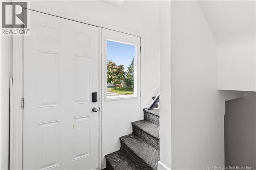 25 Terris Avenue — photo 3 of 17