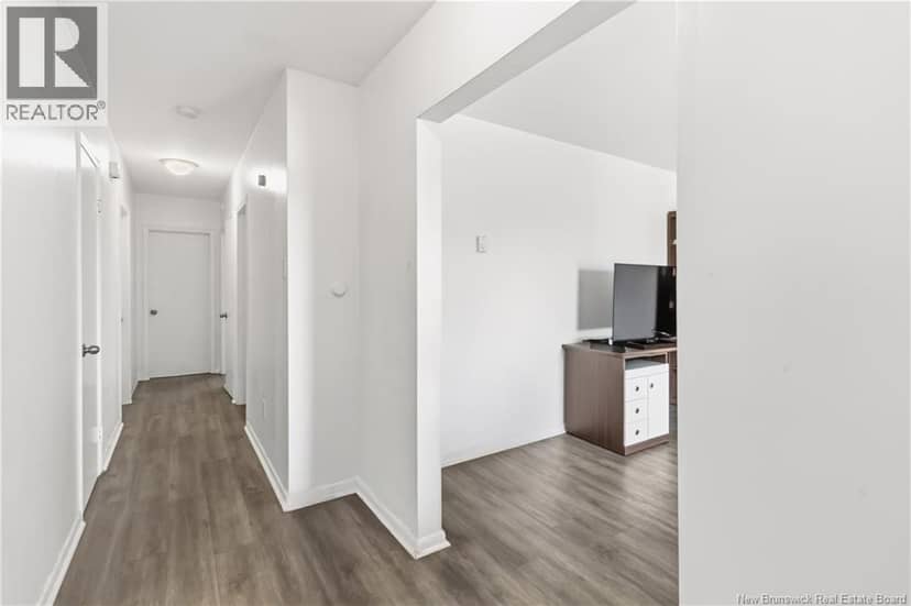 25 Terris Avenue — photo 4 of 17