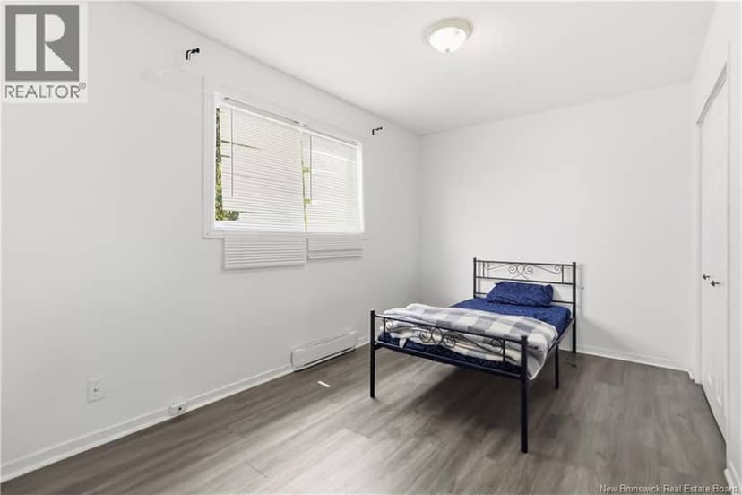 25 Terris Avenue — photo 11 of 17