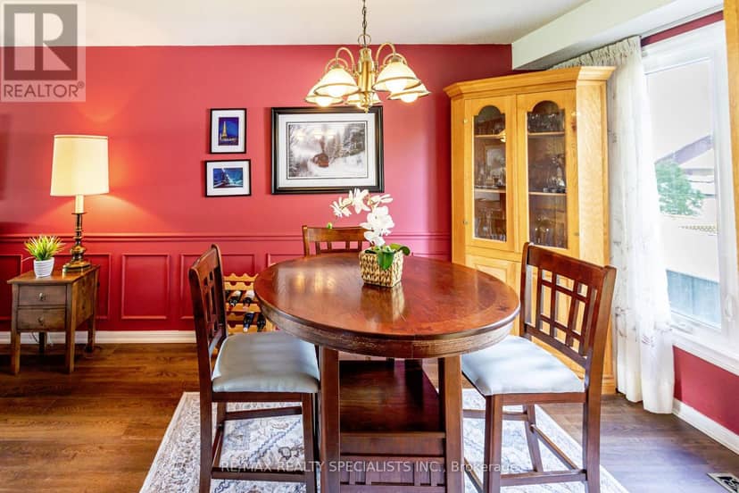 2727 Los Palmas Court — photo 12 of 40