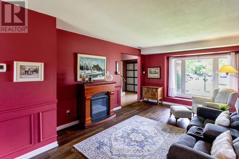 2727 Los Palmas Court — photo 10 of 40